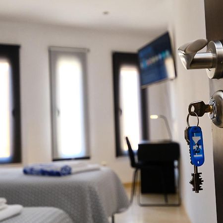 Habitaciones Pensadas Para Ti フエンヒロラ エクステリア 写真