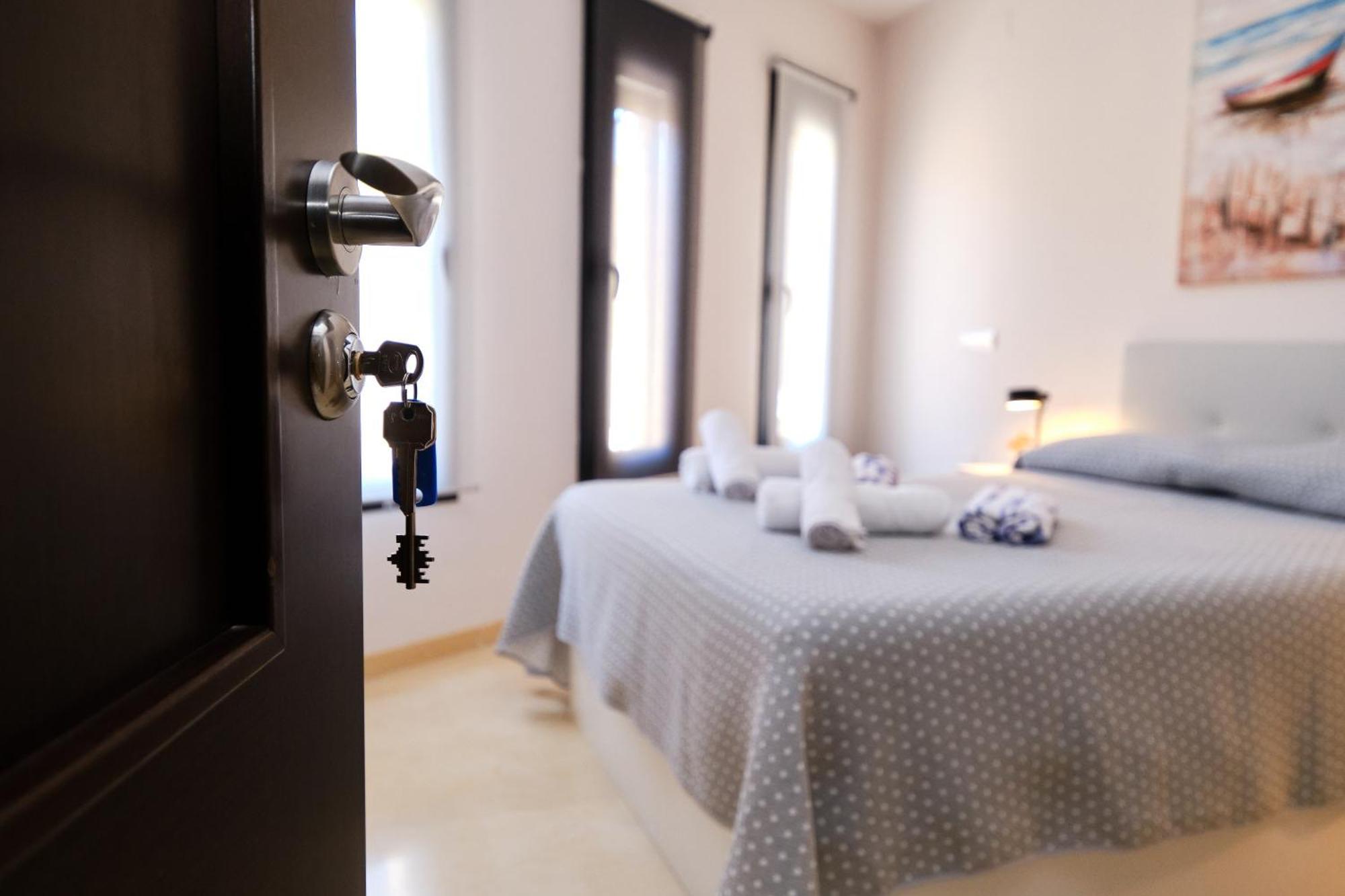 Habitaciones Pensadas Para Ti フエンヒロラ エクステリア 写真