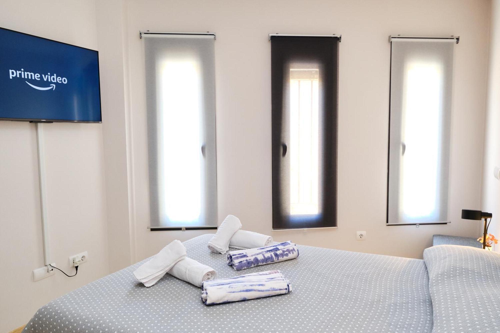 Habitaciones Pensadas Para Ti フエンヒロラ エクステリア 写真